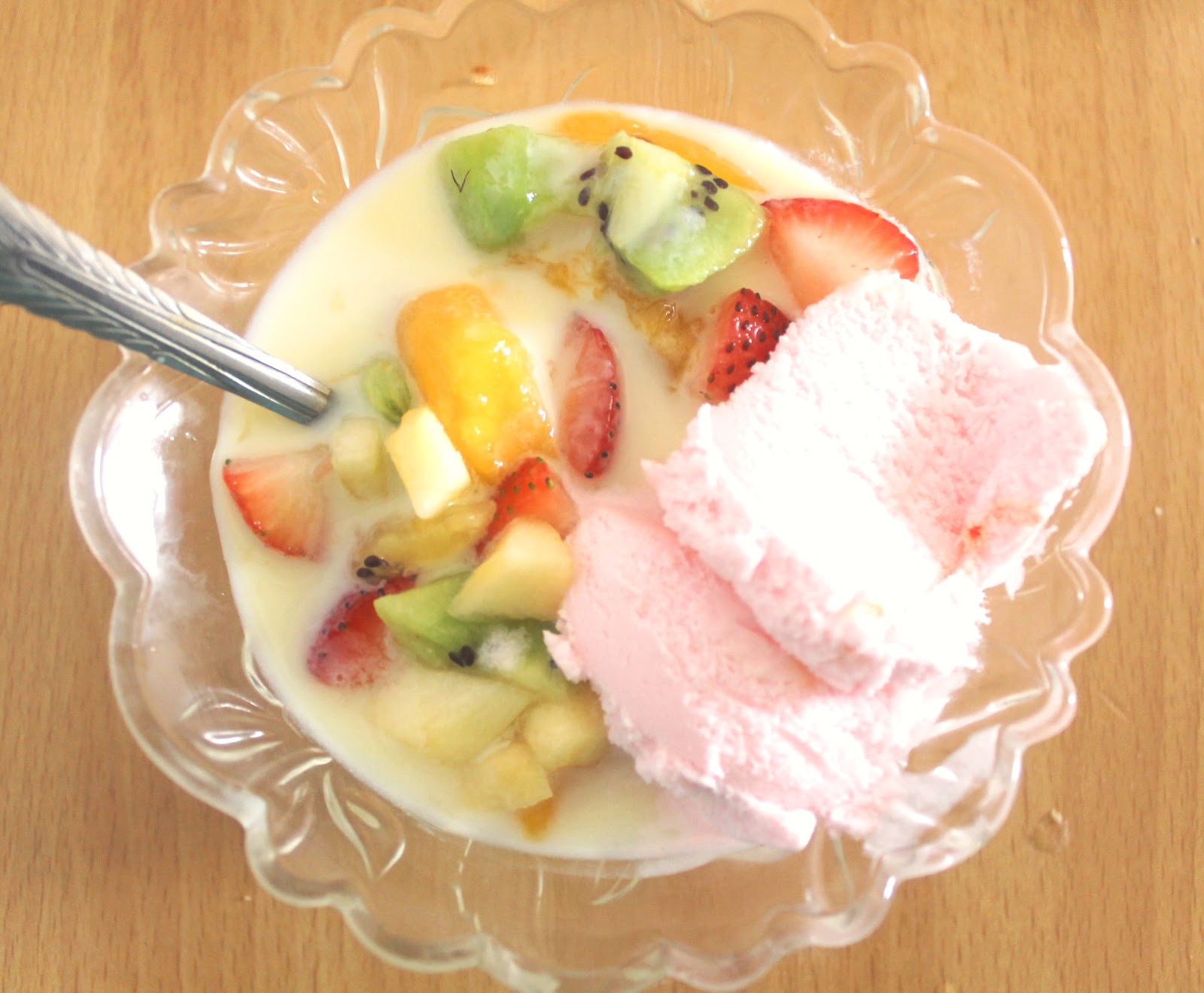 How to make fruit salad with ice cream